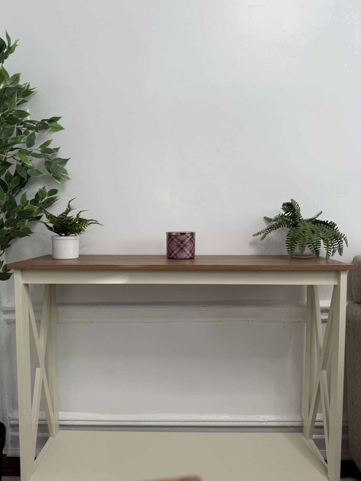 Entry Way Table