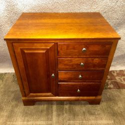 Dresser