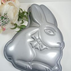 Wilton Easter Bunny Mold. Easter Rabbit Cake Mold. Bunny Jelly Mold. 