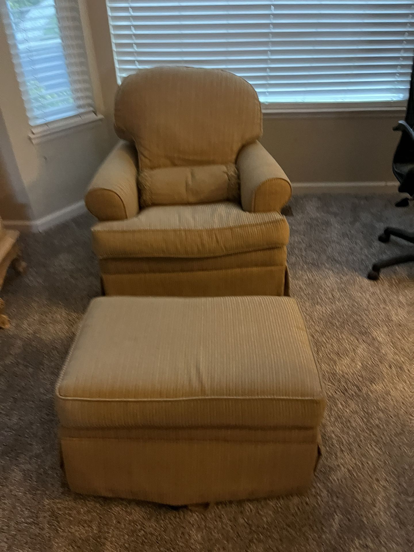 Couch Chair With Ottoman 