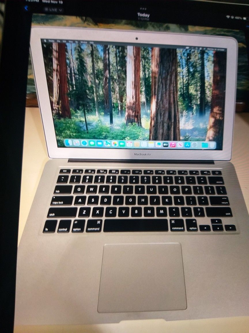 MACBOOK AIR CORE I5 4GB RAM 120GB SSD  13.3 VERY GOOD WORKING LAPTOP 