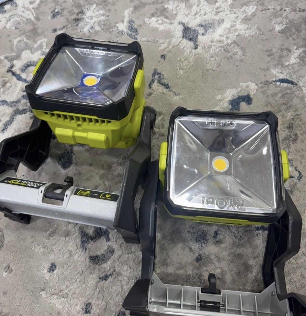 RYOBI P721 ONE+ 18V HYBRID 25 WATT LED WORK LIGHT (TOOL ONLY) PRE-OWNED