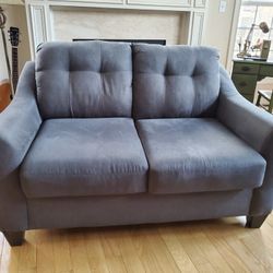 Brand New Couch Excellent Condition 
