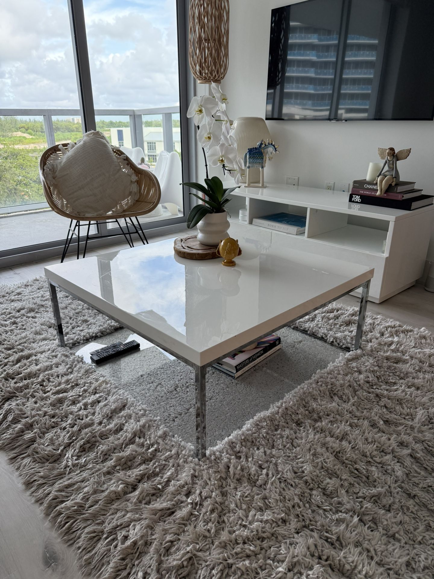 Coffee Table White !!!Perfect Condition