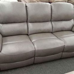 Real Leather Ashley Unleith Power Reclinings Sofas Couchs Finance and Delivery Available 