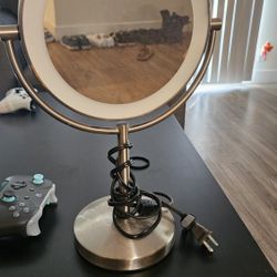 Electric Makeup Mirror With Magnifying Side