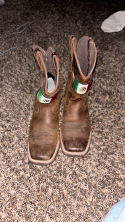 Ariat boots youth size 4