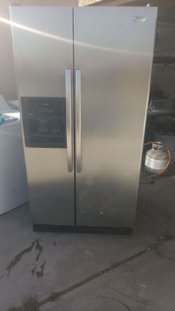 Whirlpool double door fridge