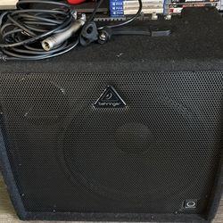 Keyboard amp with awesome effects  eq and etc.