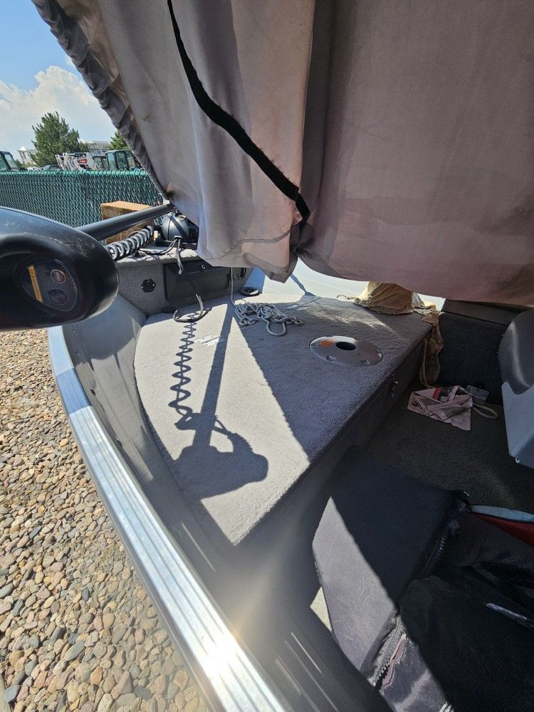 PRICE DROP!! 2012 14ft Smokercraft W/2017 20hp Motor Barley Used