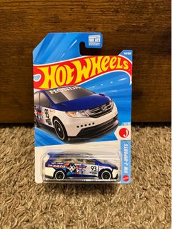 Hot Wheels Honda Odyssey (creased card)