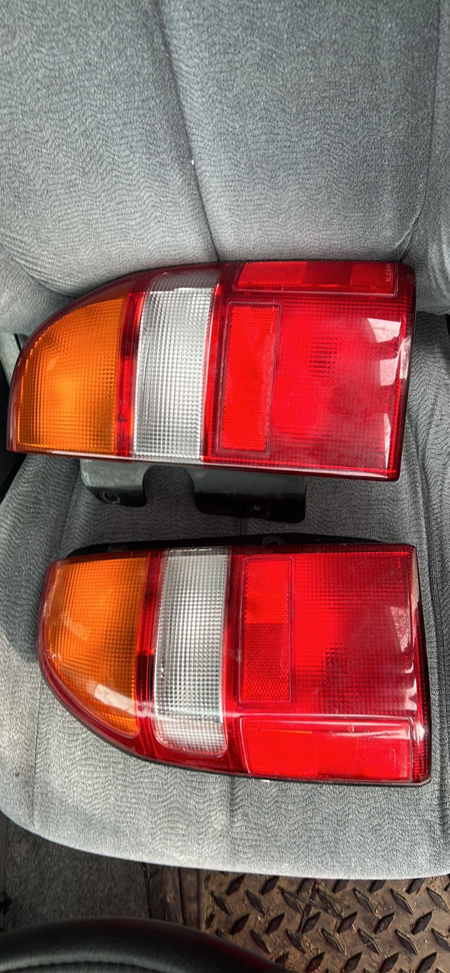 02-06 Suzuki Xl7 Taillights 