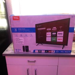 32 In Roku TCL Tv 