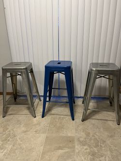 3 Barstools