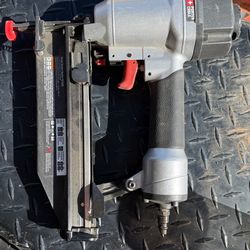 Porter-Cable Pneumatic Finish/Brad Nailer (Air Powered)