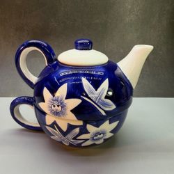 Beautiful Vintage Tea Pot/Cup Design Skull Pattern Italian VIVO)  Hand Painted blue and White Tea Pot.