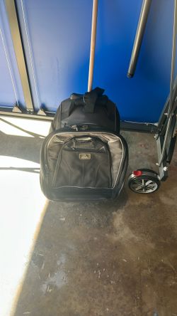 Adidas Backpack With Wheels And Can Be Carry On With 4 Compartments 