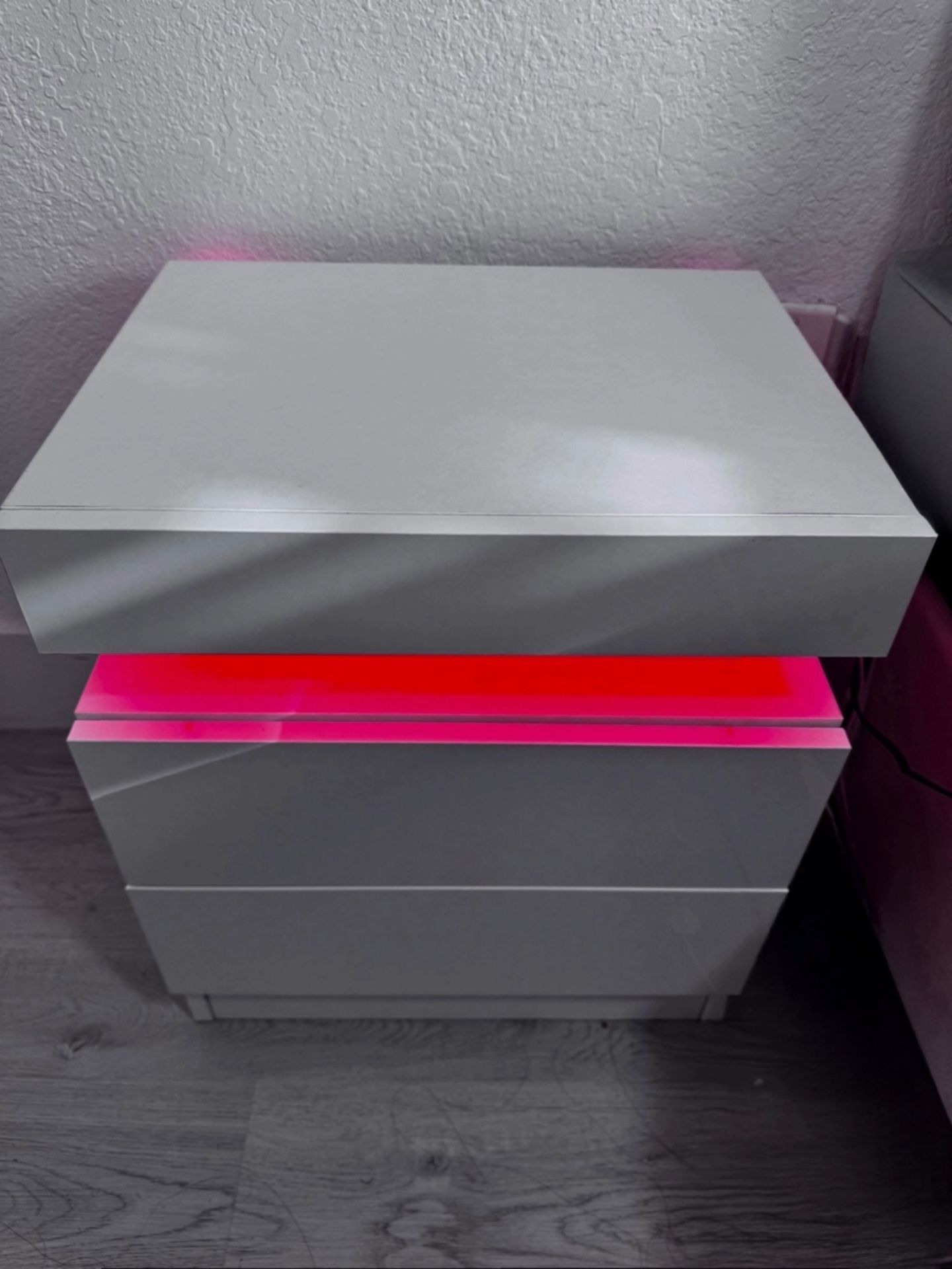 NIGHTSTAND