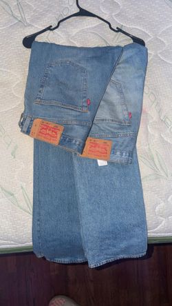Levi 501 Dark Washed and Light Washed