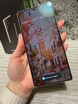 Samsung Galaxy S25 - Like New Condition