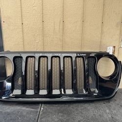 2018 2019 2020 2021 2022 JEEP WRANGLER JL SPORT FRONT GRILLE OEM USED