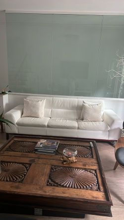 White Leather Sofá