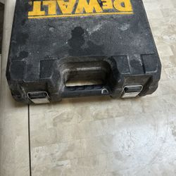Like New Dewalt 16 Gauge Finish Nail Gun 