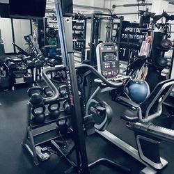Home gym With 245 Lbs Weight Set for Sale in Miami, FL - OfferUp