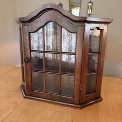 Vintage/antique Swedish Curio Cabinet 