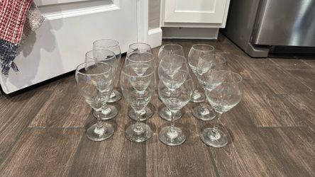 Set of 12 wine glasses