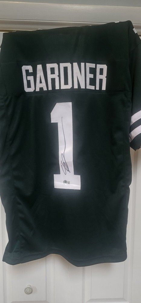 Sauce Gardner Autographed Jersey
