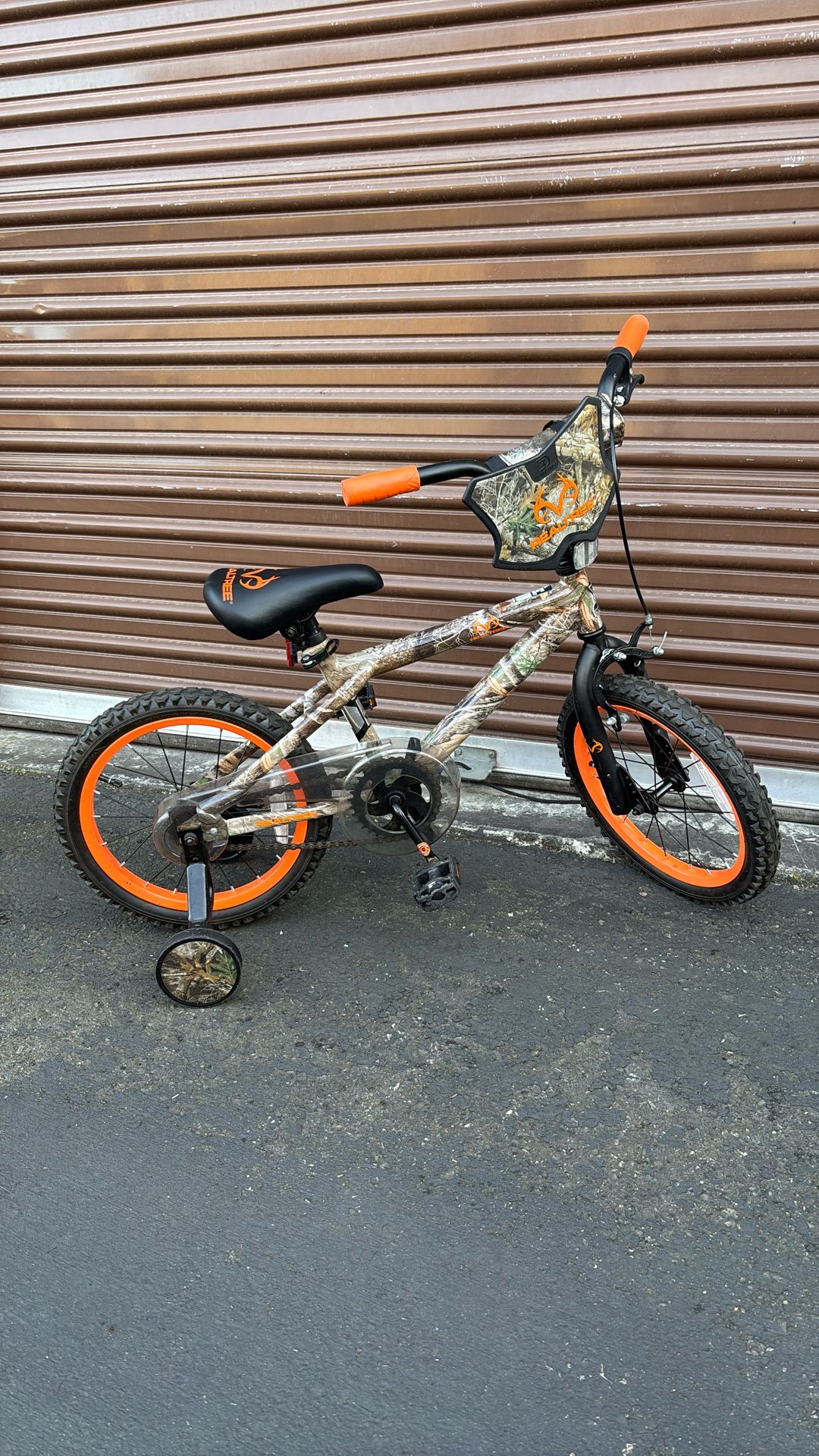 16-inch Dynacraft Realtree BMX Boys Bike- Like NEW! 