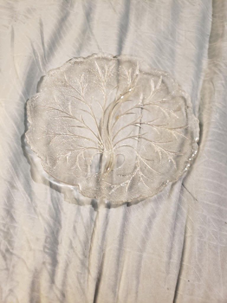 🩷 1970s Vintage Indiana Glass Pebble Leaf  - Still Available 