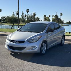 Hyundai Elantra 2012 