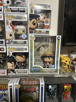 One Piece funkos And Cards