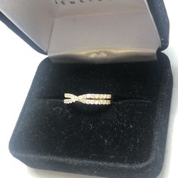 14 Kt & Genuine Diamonds Wedding Band
