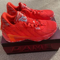 Damian Lillard 7’s basketball shoe