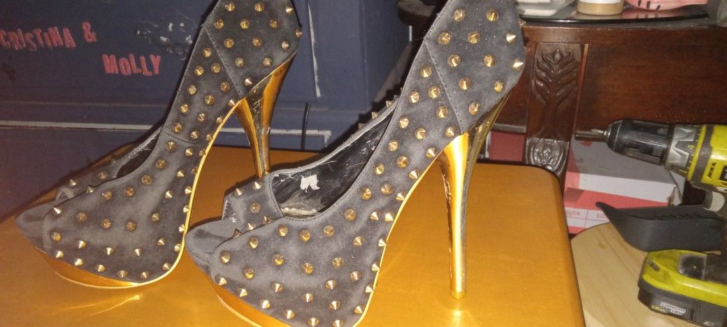 Platform Stilleto Peek A Toe Heels Black With Gold Spikes Worn Only Once