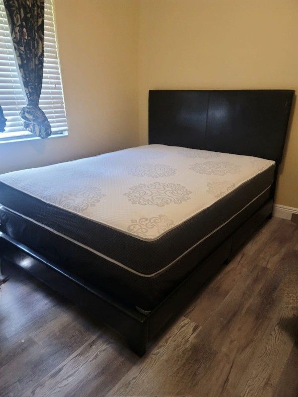 NEW Full MATTRESS and BOX SPRING. Bed frame sold separately 👍