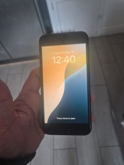 Unlocked iPhone SE 3 