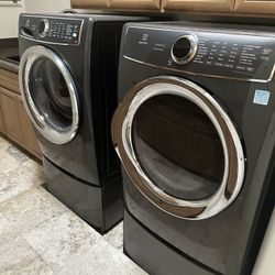 Electrolux Washer And Dryer With Pedestals 