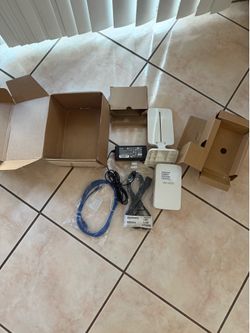 Aruba Instant On Wireless Access Point + Power Adapter + Stand + Ethernet Cable