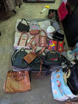 PURSES / BACK PACK PURSES / CROSS BODYS