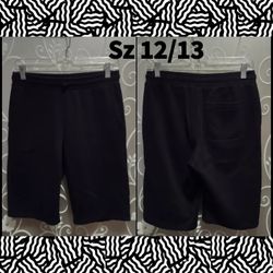 WOMENS BLACK SWEAT STYLE SHORTS  SIZE 12/13Y
