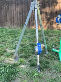 Confined space tripod