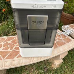 Frigidaire Ice Maker