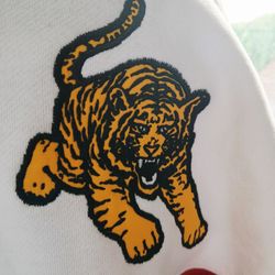 Mitchell and ness ncaa tuskgee Sweatshirt with Tiger Graphic