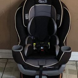 LIKE NEW GRACO EXTENDED 2FIT CONVERTIBLE CAR SEAT!!!!!