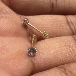 10K REAL GOLD STUD EARRINGS 