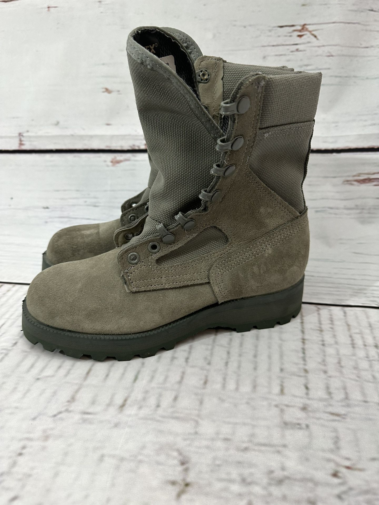 McRae Footwear 6RF Women’s Boots 10-D-1080 GoreTex Combat Vibram Sole Sage Green.    No laces  